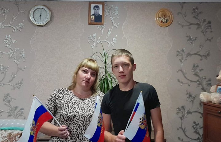 22 августа в России отмечается День Государственного флага Российской Федерации — символа единства и национальной гордости